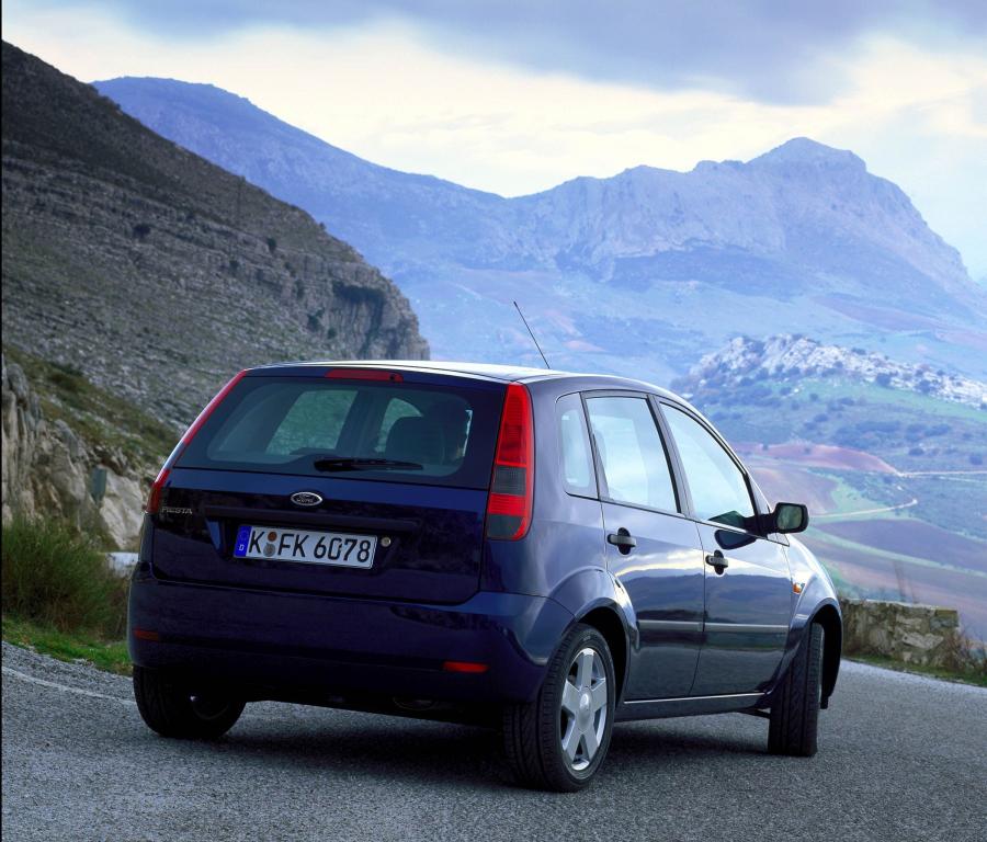  Ford Fiesta 2003 года  (фото 26 из 142)